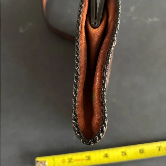 Brown Leather Floral Embossed Handbag hand tooled - Picture 5 of 9